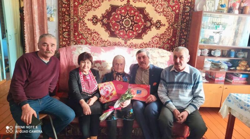 В Хайбуллинском районе поздравили с 85-летием мать погибшего воина-интернационалиста