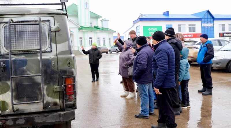 Ветераны и волонтёры Бураевского района отправили очередную гуманитарную помощь