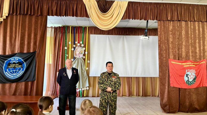 В Давлеканово ветераны участвуют в уроках «Разговоры о важном»