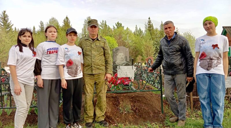 Илишевские ветераны и волонтёры провели акцию по уходу за воинскими захоронениями